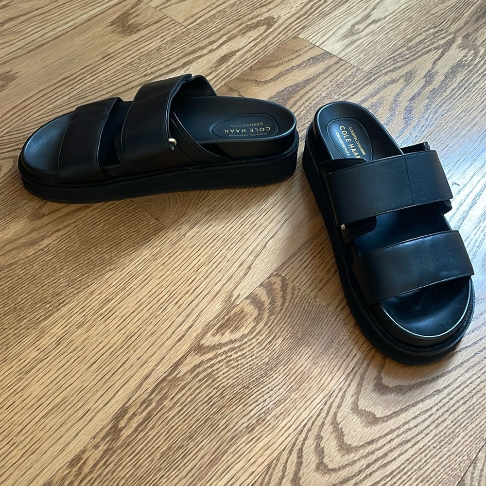 Cole Haan Black leather Sandal, size 8.5